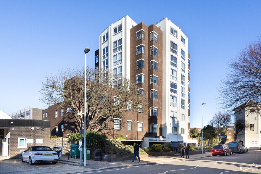 3 Liverpool Gdns, Worthing to rent - Building Photo - Image 2 of 2