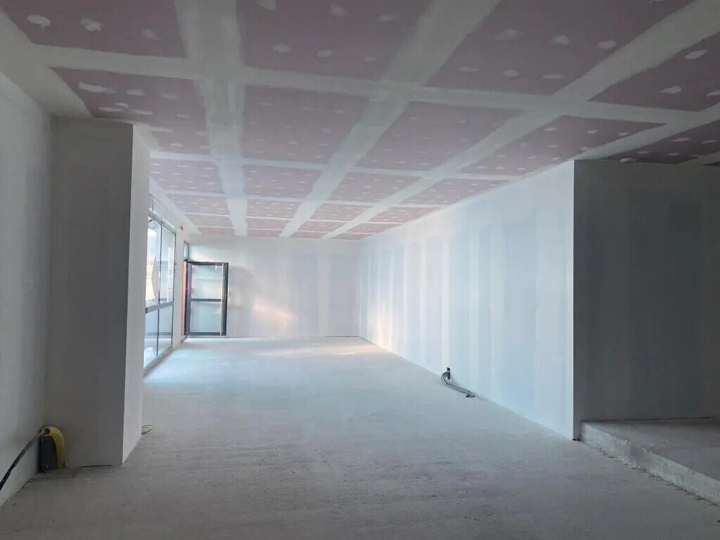 Location Commerce 112 m² - Photo 1