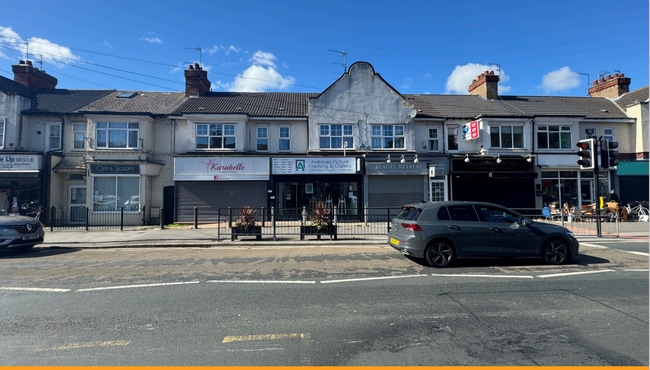 More details for 211-215 Chanterlands Av, Hull - Retail for Sale