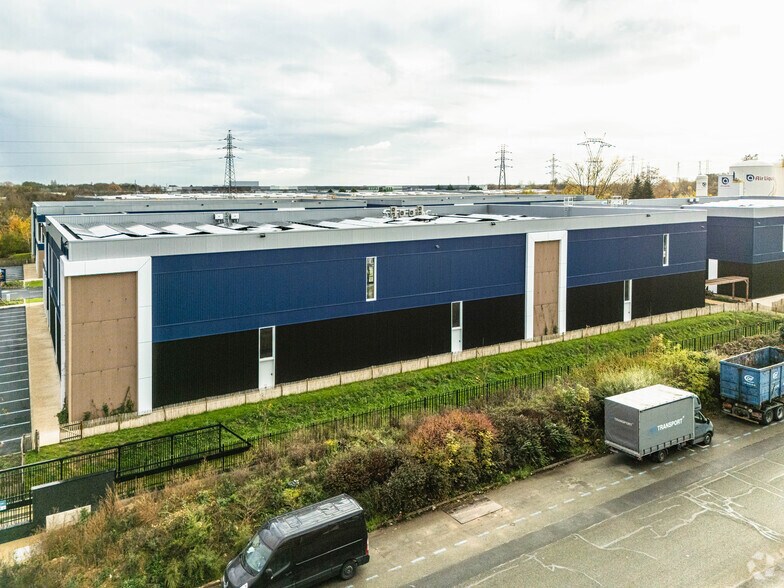 Light Industrial in Moissy-Cramayel to rent - Building Photo - Image 3 of 11