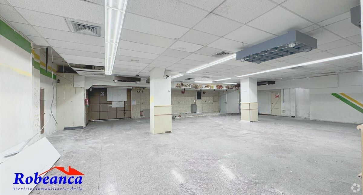 Retail in Ávila, Ávila to rent Interior Photo- Image 1 of 2