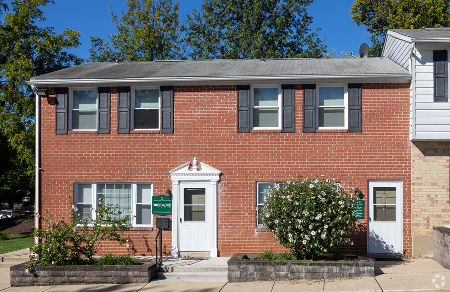 3701 Old Court Rd, Pikesville, MD for rent - Building Photo - Image 1 of 8