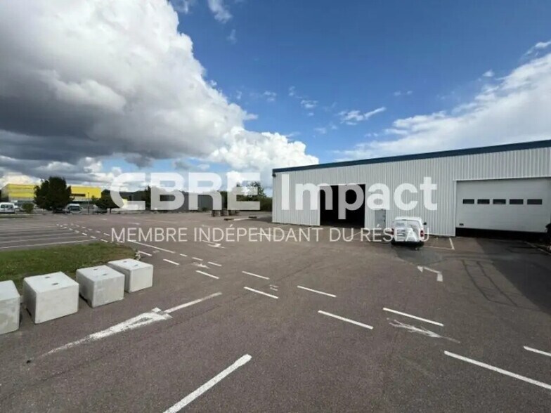 Light Industrial in Saint-Apollinaire to rent - Building Photo - Image 1 of 8