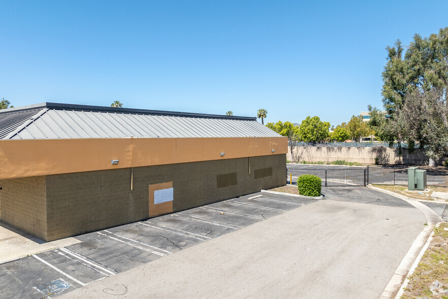 10125 Hole Ave, Riverside, CA for rent - Building Photo - Image 3 of 7