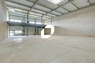 Light Industrial in Aulnay-sous-Bois to rent Building Photo- Image 2 of 2