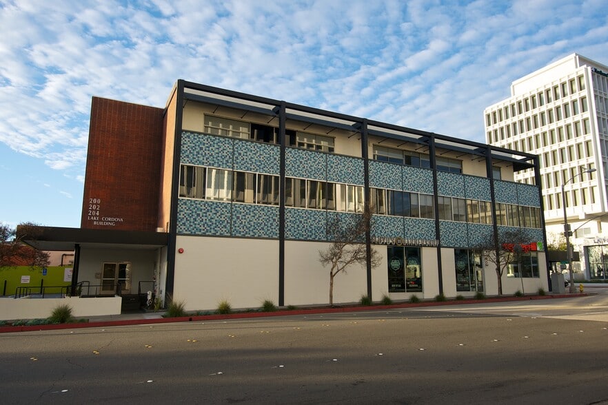 200-202 S Lake Ave, Pasadena, CA for rent - Building Photo - Image 3 of 11