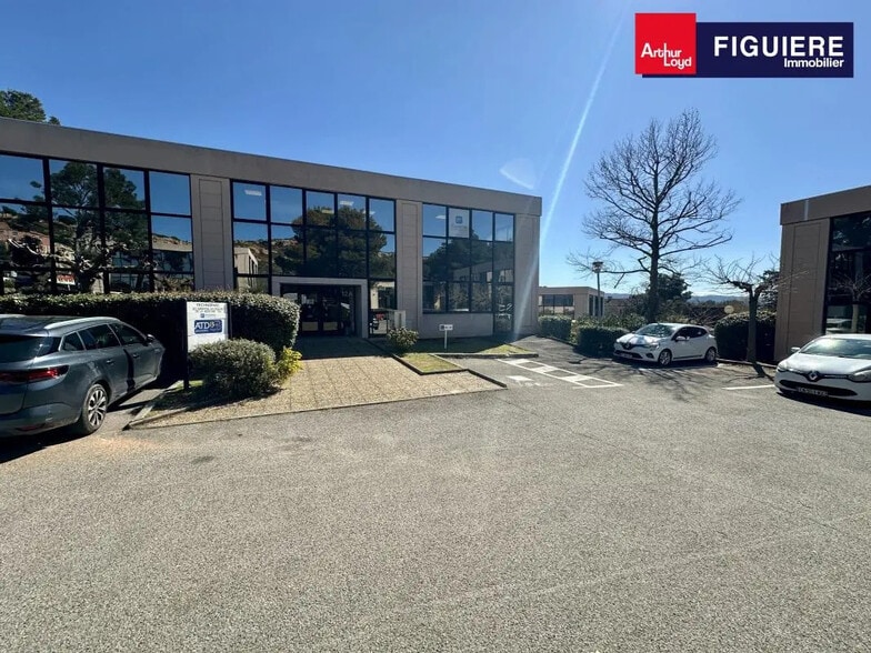 511 Route De La Seds, Vitrolles to rent - Building Photo - Image 1 of 7