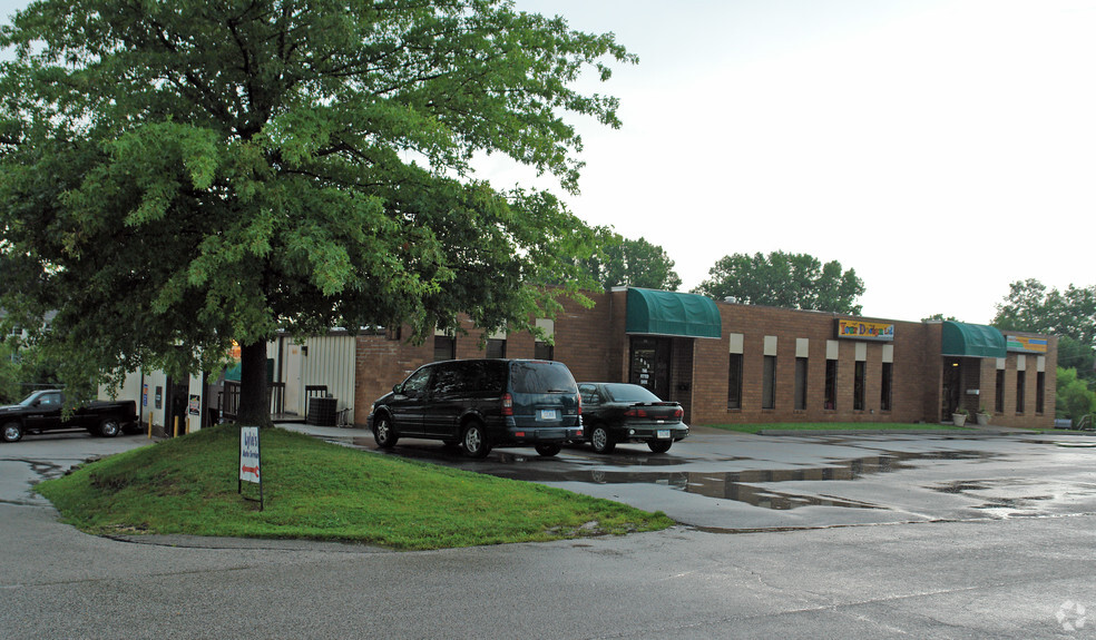 2336-2342 Cumberland Square Dr, Bettendorf, IA for sale - Primary Photo - Image 1 of 1