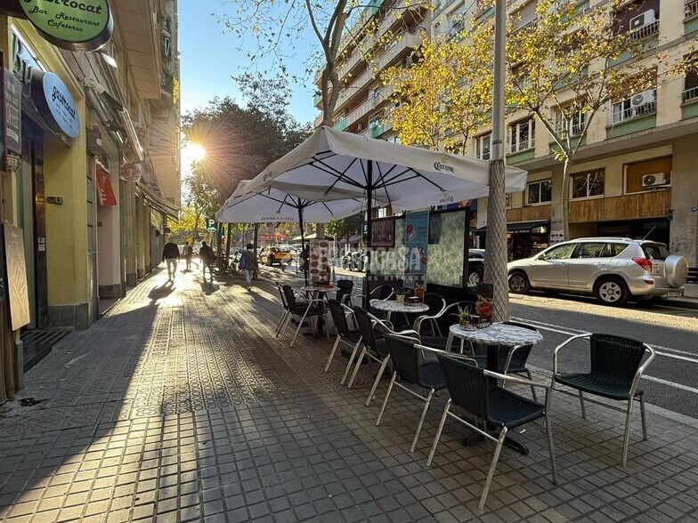 Retail in Barcelona, Barcelona to rent - Building Photo - Image 2 of 2