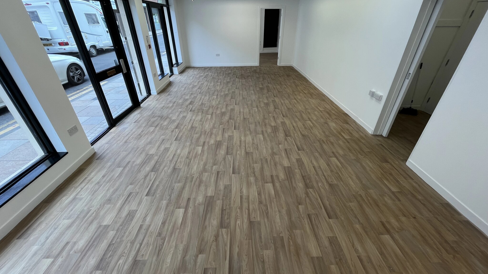 2-4 Market St, Bangor to rent Interior Photo- Image 1 of 4