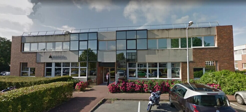 Office in Bièvres to rent - Building Photo - Image 1 of 6