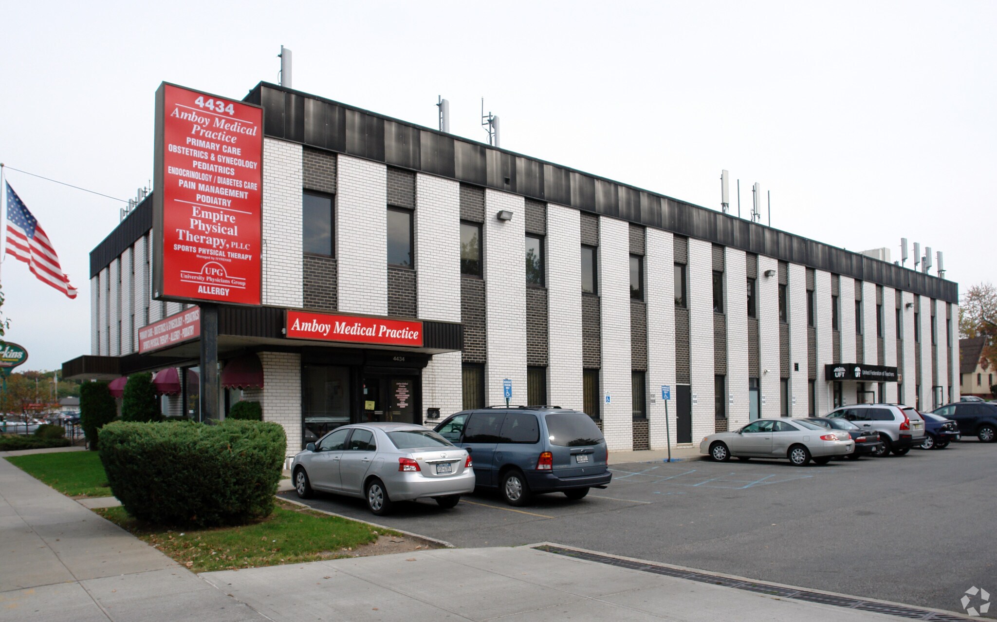 43104370 Amboy Rd, Staten Island 10312 Eltingville Shopping Center