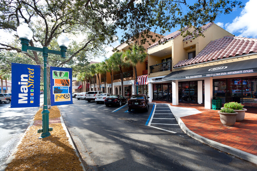 6701-6855 Main St, Miami Lakes, FL for rent - Building Photo - Image 1 of 5