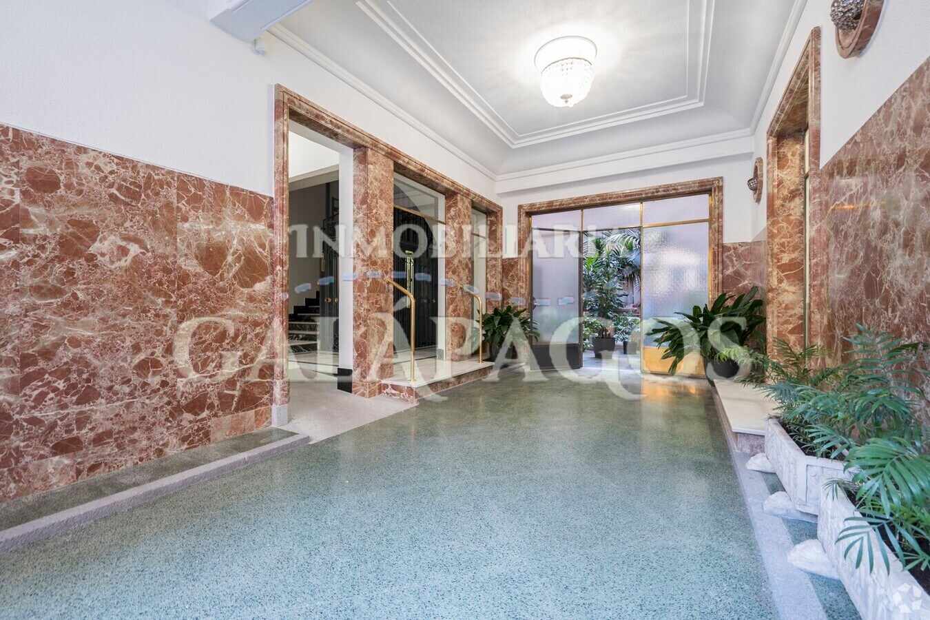 Madrid, MAD 28010 - - - Interior Photo - Image 1 of 3