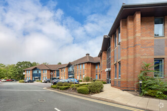 Siskin Dr, Coventry for rent Building Photo- Image 1 of 10