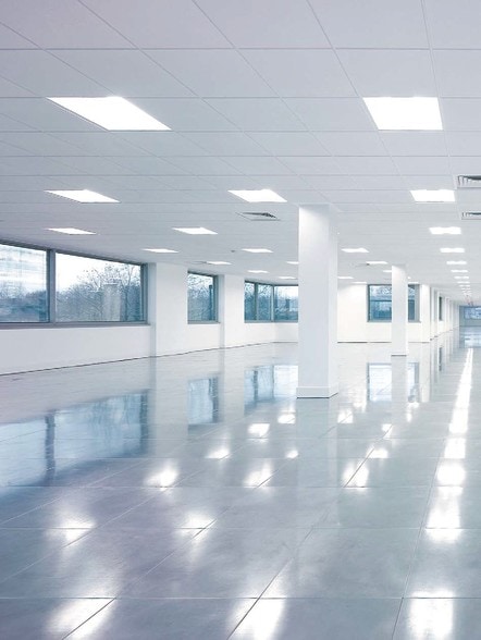 West End Rd, Ruislip to rent - Interior Photo - Image 1 of 2