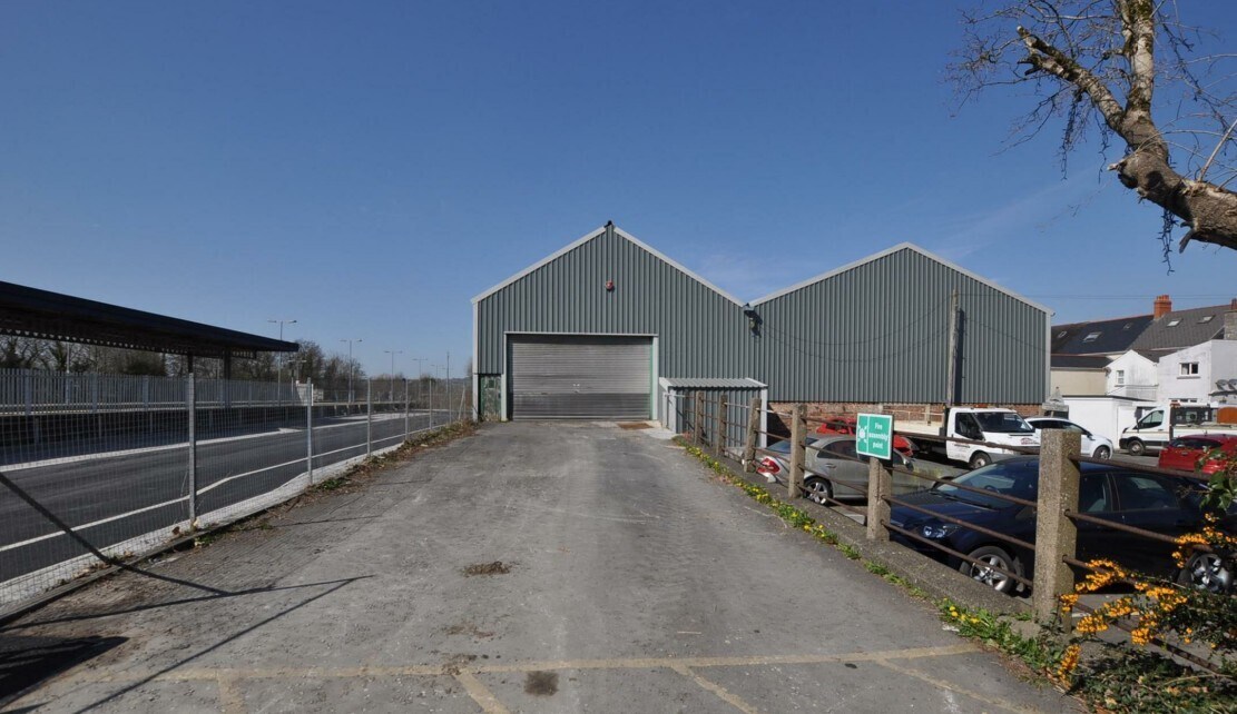 St. John St, Whitland to rent Primary Photo- Image 1 of 8