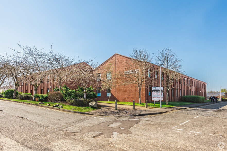 Beveridge Sq, Livingston to rent - Building Photo - Image 2 of 2