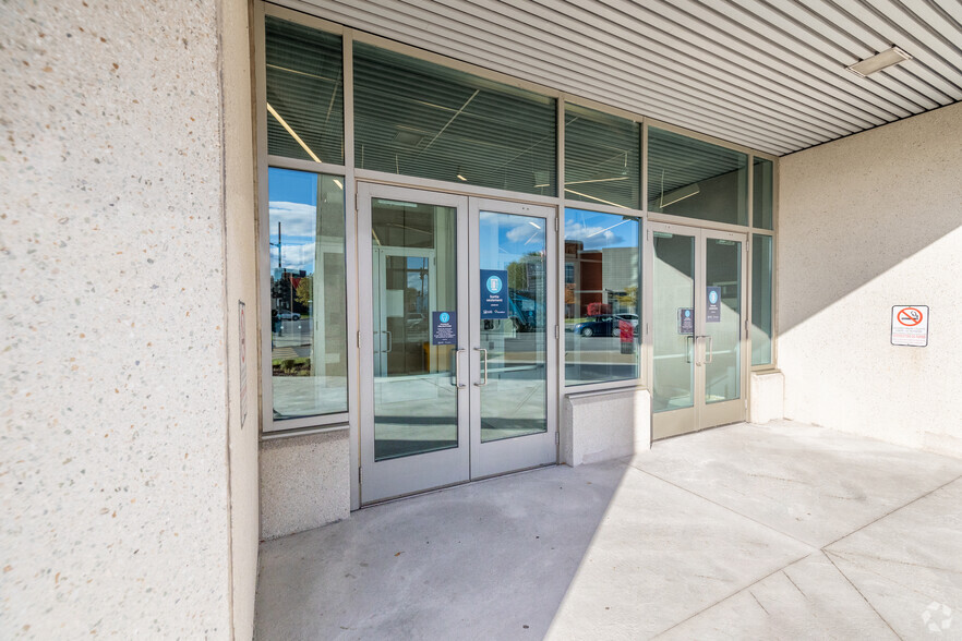 9001 Boul De L'acadie, Montréal, QC for rent - Building Photo - Image 3 of 15