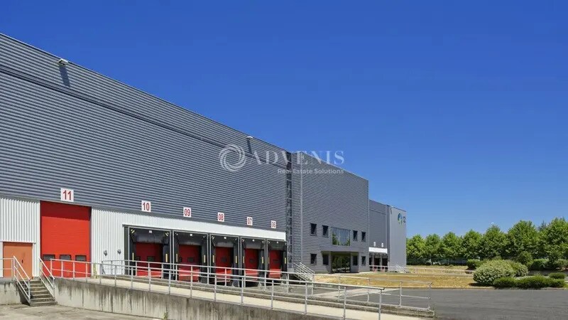 Industrial in Mitry-Mory to rent - Building Photo - Image 1 of 9