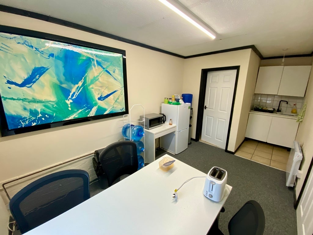 High Street, Stoke Hammond to rent Interior Photo- Image 1 of 2