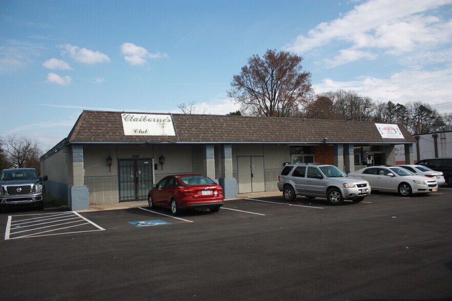 2342 Beatties Ford Rd, Charlotte 28216 UK