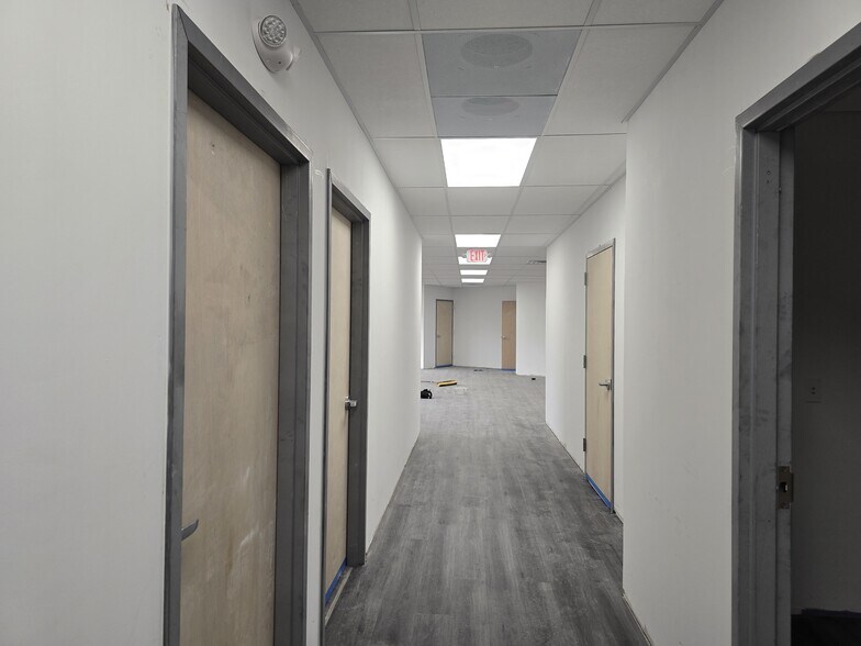 721 Clifton Ave, Clifton, NJ to rent - Interior Photo - Image 3 of 5