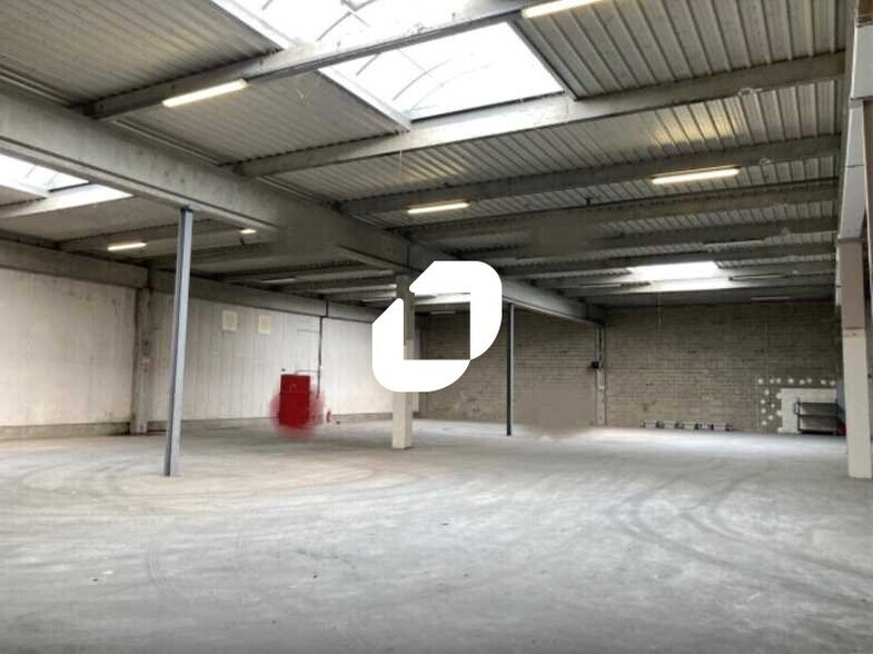 Light Industrial in Choisy-le-Roi to rent - Interior Photo - Image 3 of 6