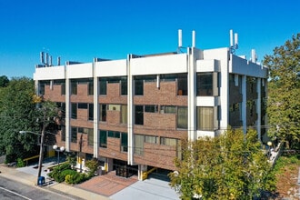 107 Northern Blvd, Great Neck, NY to rent Building Photo- Image 1 of 4