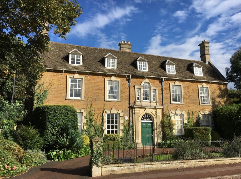 Squires Hill, Rothwell to rent Building Photo- Image 1 of 5