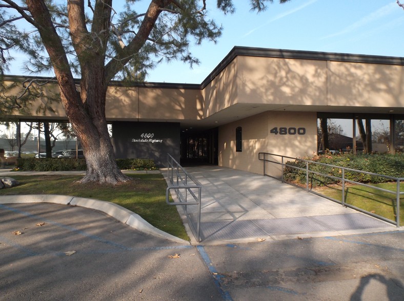 4800 Stockdale Hwy, Bakersfield, CA for rent - Building Photo - Image 1 of 3