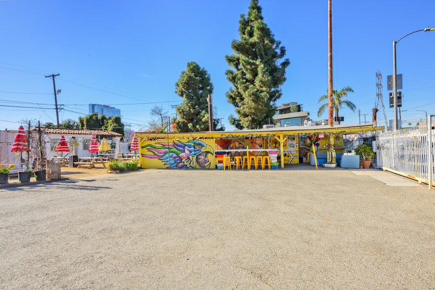 5740-5754 W Adams Blvd, Los Angeles, CA for sale - Building Photo - Image 2 of 12