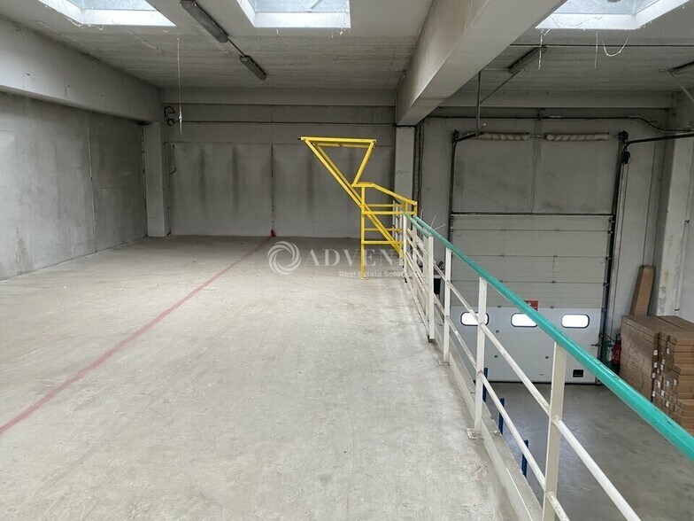 15 Route De Fontainebleau, Vitry-sur-Seine to rent - Building Photo - Image 3 of 31