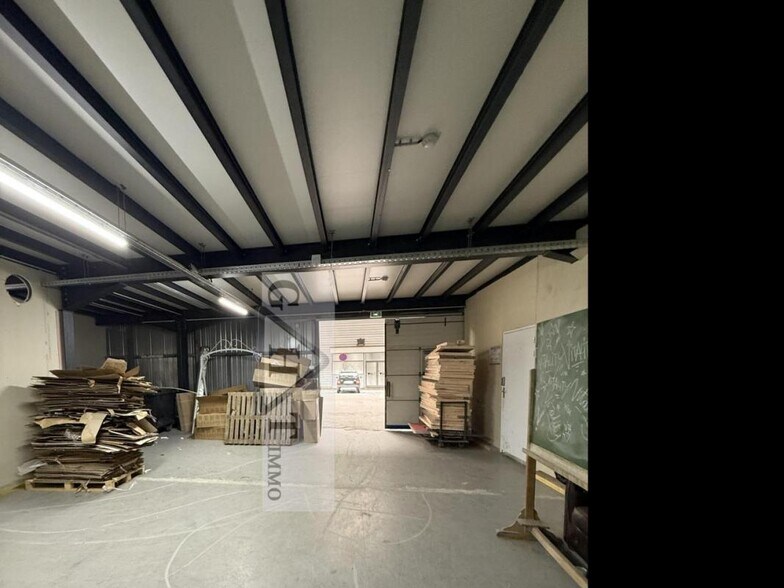 Industrial in Pantin for sale - Interior Photo - Image 2 of 5