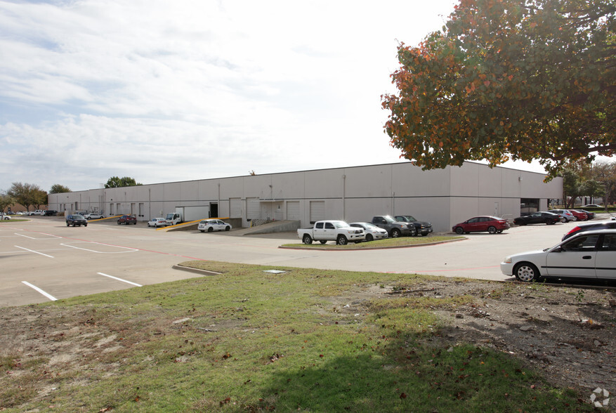 885 E Collins Blvd, Richardson, TX for rent - Building Photo - Image 3 of 4