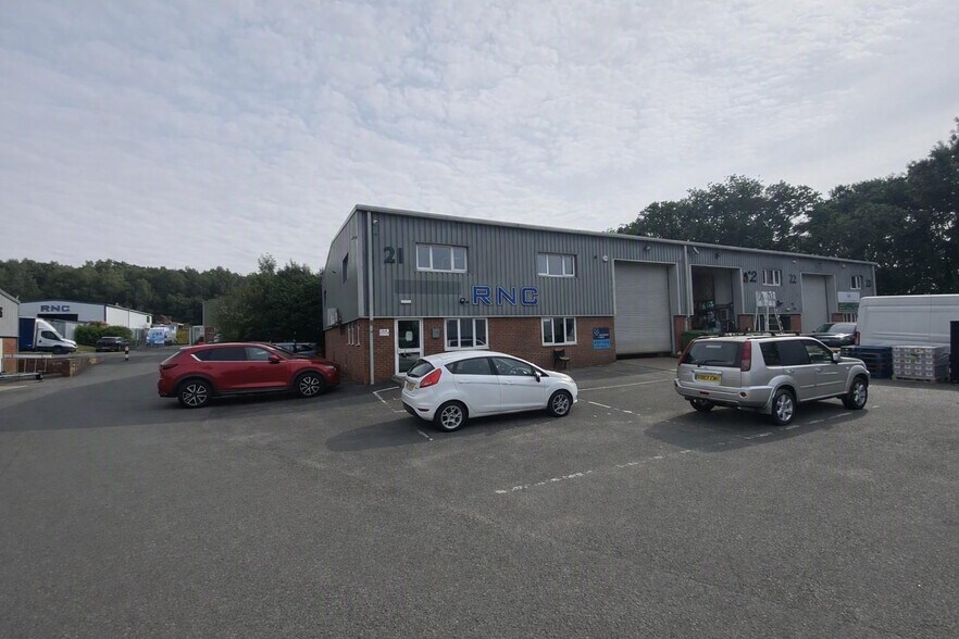 Sandleheath Industrial Estate, Sandleheath to rent - Building Photo - Image 1 of 3