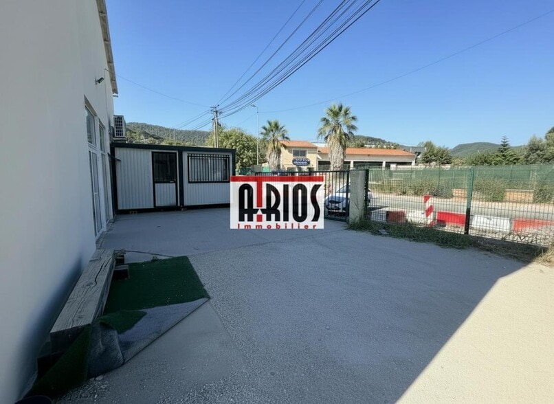 Industrial in Hyères to rent - Building Photo - Image 2 of 9