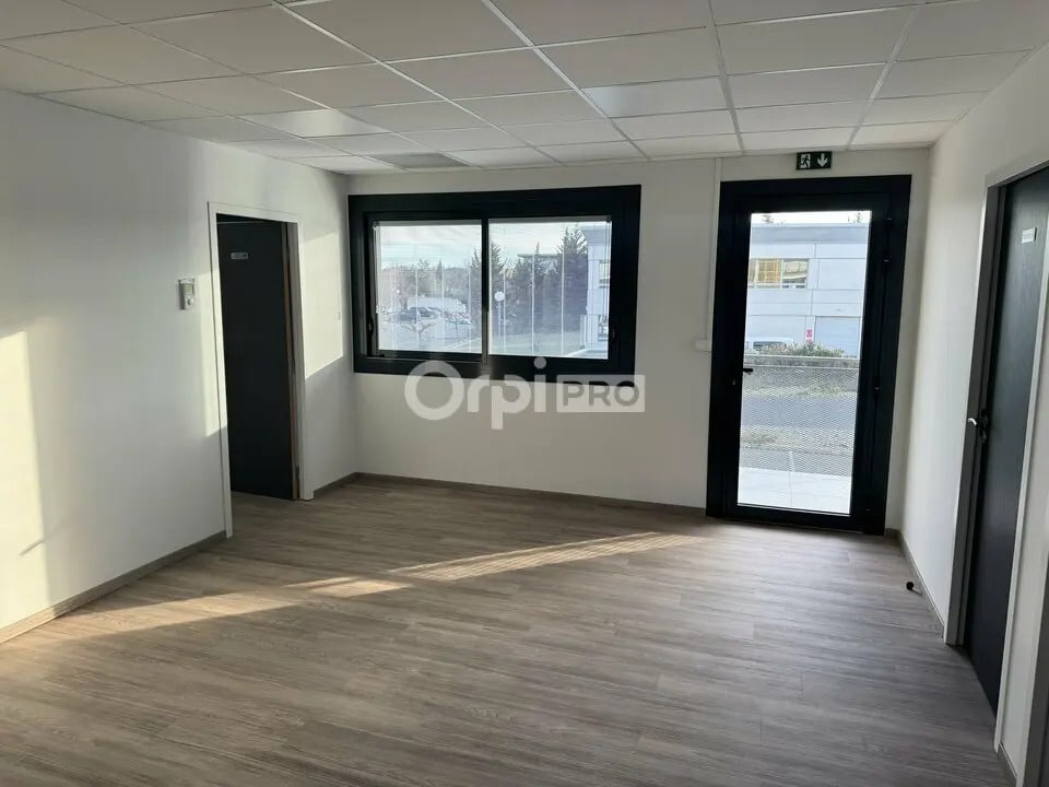 Office in Avignon to rent Building Photo- Image 1 of 6