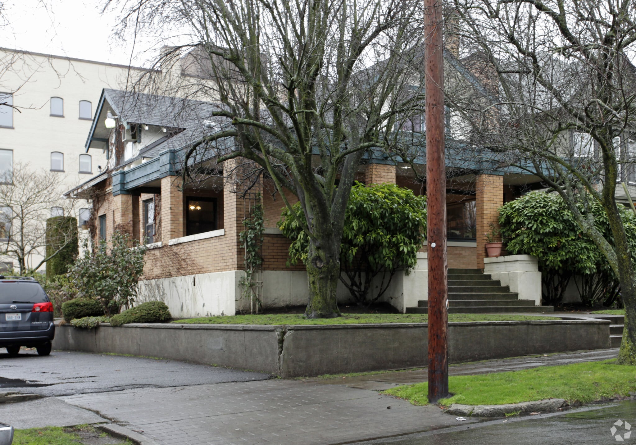 1010 Esther St, Vancouver, WA to rent Primary Photo- Image 1 of 4