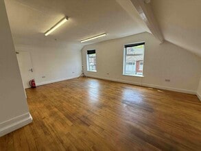 1 Vale Vw, Newcastle Under Lyme to rent Interior Photo- Image 2 of 3