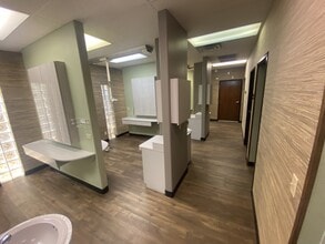 12020 N 35th Ave, Phoenix, AZ to rent Interior Photo- Image 2 of 3