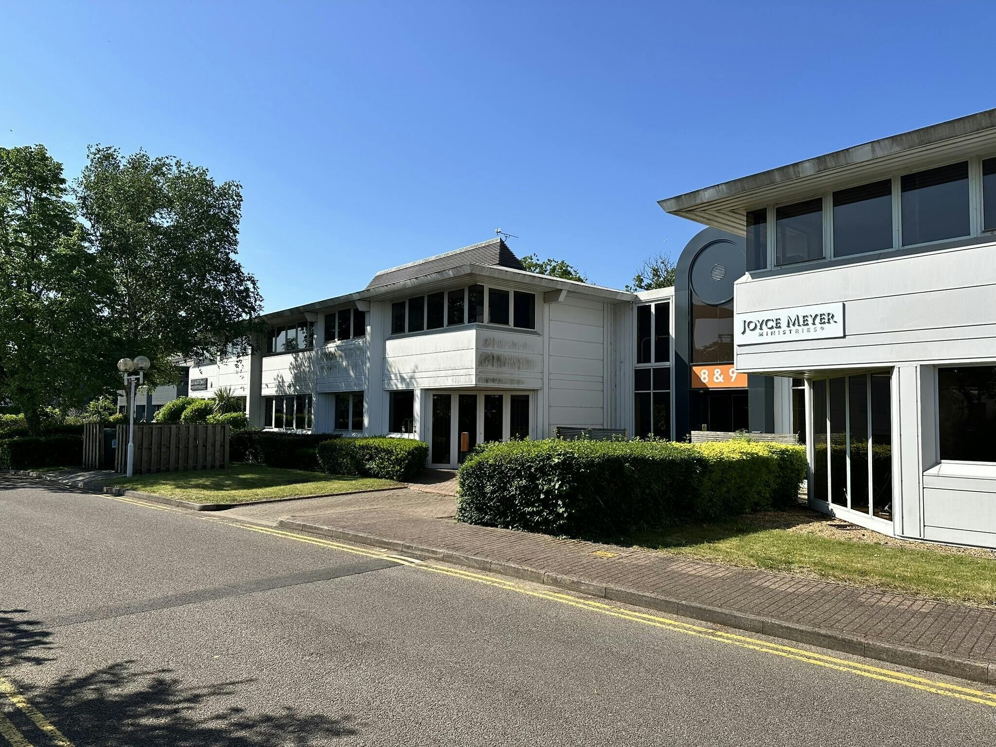 Unit 3 & 4, The Pavilions, Ruscombe Business Park, Knowl Hill to rent Building Photo- Image 1 of 10