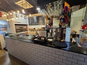 Retail in Barcelona, Barcelona to rent Interior Photo- Image 2 of 12