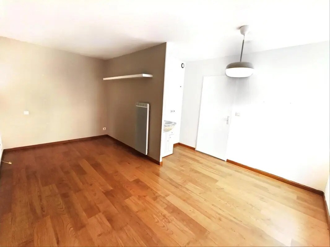 Office in Lille for sale Interior Photo- Image 1 of 3