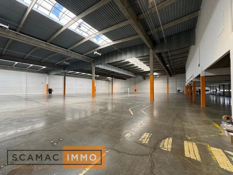Industrial in Lisses to rent - Building Photo - Image 3 of 11