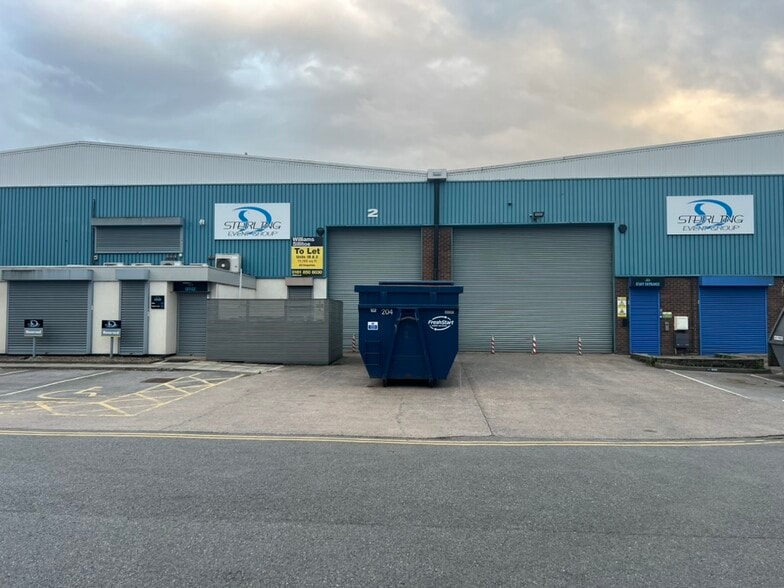 Shadowmoss Rd, Manchester to rent - Building Photo - Image 3 of 9