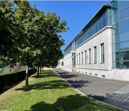 Light Industrial in Villeneuve-la-Garenne to rent - Building Photo - Image 2 of 12