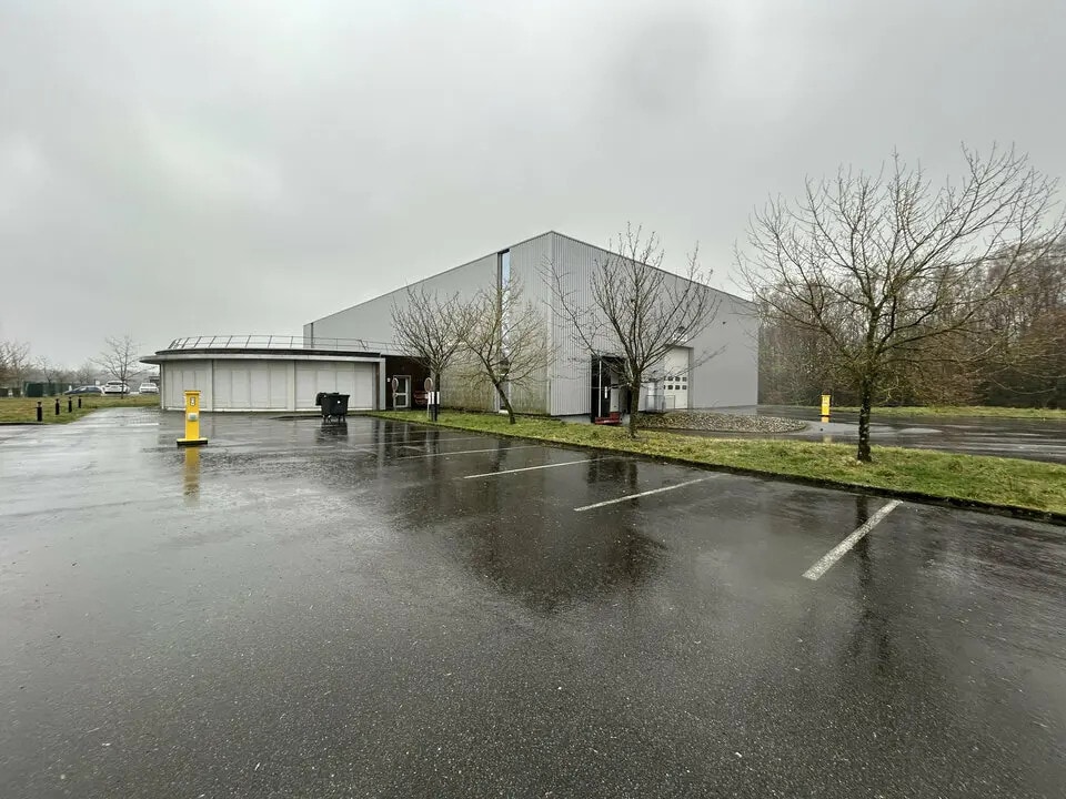 Vente Local d'activités 1 268 m² - Photo 1