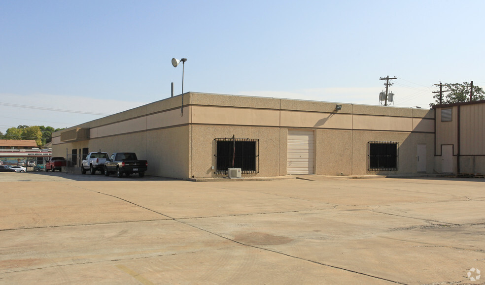 1811 Airport Blvd, Austin, TX for rent - Building Photo - Image 1 of 5