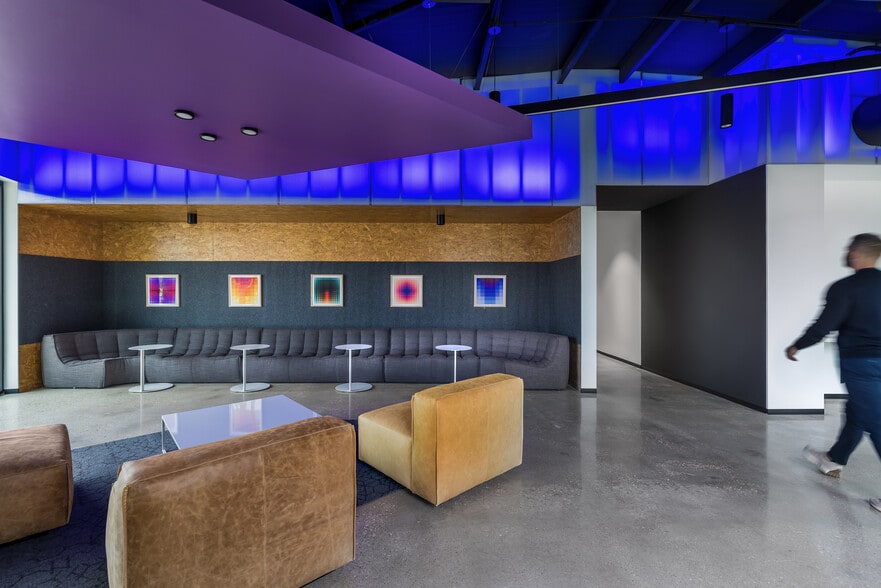 1410 Brittmoore Rd, Houston, TX to rent - Lobby - Image 3 of 11